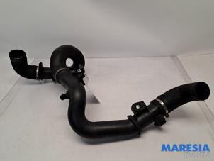 Gebruikte Intercooler Slang Alfa Romeo Giulietta (940) 1.4 TB 16V MultiAir Prijs € 44,99 Margeregeling aangeboden door Maresia Parts