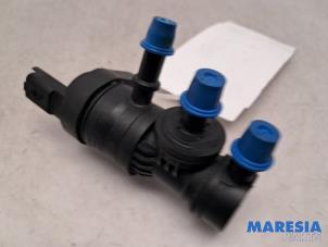 Gebruikte EGR Klep Citroen C4 Picasso (3D/3E) 1.6 16V THP 155 Prijs € 75,00 Margeregeling aangeboden door Maresia Parts