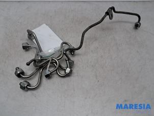 Gebruikte Dieselleiding Set Renault Master III (MA/MB/MC/MD/MH/MF/MG/MH) 2.3 dCi 135 16V FWD Prijs € 55,06 Inclusief btw aangeboden door Maresia Parts