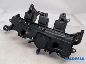 Gebruikte Kleppendeksel Renault Master III (MA/MB/MC/MD/MH/MF/MG/MH) 2.3 dCi 135 16V FWD Prijs € 90,75 Inclusief btw aangeboden door Maresia Parts