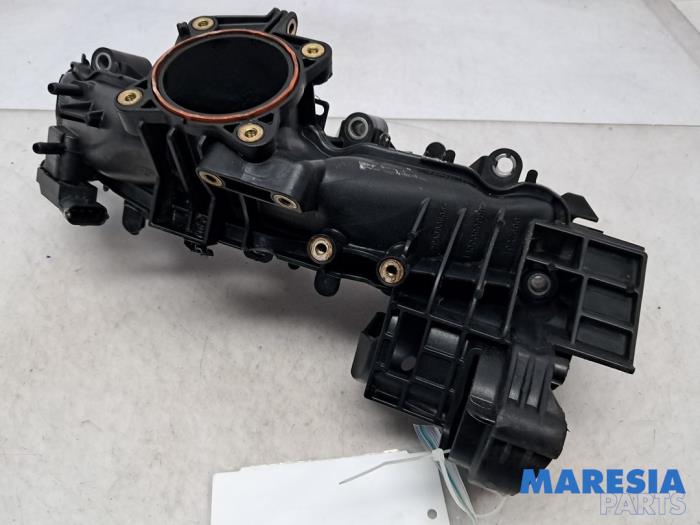 Gebruikte Inlaatspruitstuk Renault Master III (MA/MB/MC/MD/MH/MF/MG/MH) 2.3 dCi 135 16V FWD Prijs € 158,81 Inclusief btw aangeboden door Maresia Parts