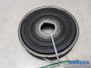 Gebruikte Krukas Poelie Renault Master III (MA/MB/MC/MD/MH/MF/MG/MH) 2.3 dCi 135 16V FWD Prijs € 90,75 Inclusief btw aangeboden door Maresia Parts