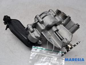 Gebruikte Oliepomp Renault Master III (MA/MB/MC/MD/MH/MF/MG/MH) 2.3 dCi 135 16V FWD Prijs € 145,20 Inclusief btw aangeboden door Maresia Parts