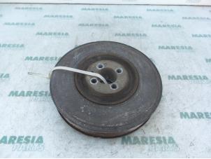 Gebruikte Krukas Poelie Fiat Stilo (192A/B) 1.9 JTD 80 3-Drs. Prijs € 30,00 Margeregeling aangeboden door Maresia Parts