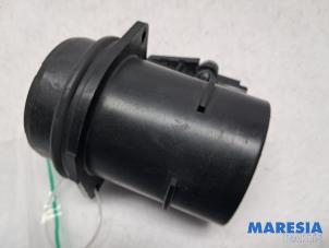 Gebruikte Luchthoeveelheidsmeter Peugeot 5008 I (0A/0E) 1.6 HDiF 16V Prijs € 20,00 Margeregeling aangeboden door Maresia Parts