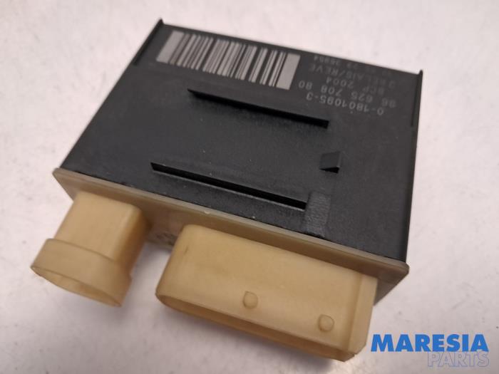 Gebruikte Module Koeling Peugeot 5008 I (0A/0E) 1.6 HDiF 16V Prijs € 35,00 Margeregeling aangeboden door Maresia Parts