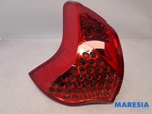 Gebruikte Achterlicht links Peugeot 3008 I (0U/HU) 1.6 16V THP 155 Prijs € 70,00 Margeregeling aangeboden door Maresia Parts