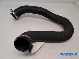 Gebruikte Intercooler Slang Peugeot 308 SW (L4/L9/LC/LJ/LR) 1.2 12V e-THP PureTech 110 Prijs € 25,00 Margeregeling aangeboden door Maresia Parts