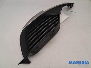 Gebruikte Bumper Rooster Peugeot 308 SW (L4/L9/LC/LJ/LR) 1.2 12V e-THP PureTech 110 Prijs € 25,00 Margeregeling aangeboden door Maresia Parts