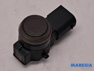 Gebruikte Sensor PDC Peugeot 308 SW (L4/L9/LC/LJ/LR) 1.2 12V e-THP PureTech 110 Prijs € 19,00 Margeregeling aangeboden door Maresia Parts