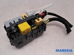 Gebruikte Zekeringkast Peugeot 308 SW (L4/L9/LC/LJ/LR) 1.2 12V e-THP PureTech 110 Prijs € 49,99 Margeregeling aangeboden door Maresia Parts