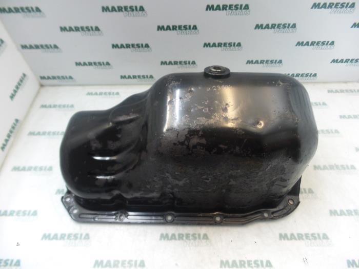 Gebruikte Carterpan Fiat Punto II (188) 1.2 60 S 3-Drs. Prijs € 25,00 Margeregeling aangeboden door Maresia Parts