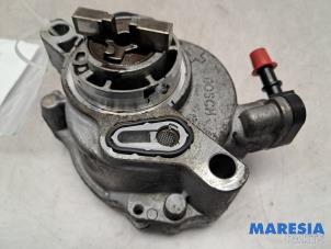 Gebruikte Vacuumpomp (Diesel) Citroen C4 Cactus (0B/0P) 1.6 Blue Hdi 100 Prijs € 35,00 Margeregeling aangeboden door Maresia Parts