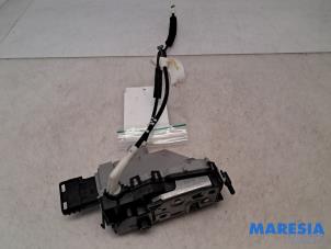 Gebruikte Deurslot Mechaniek 4Deurs links-achter Citroen C3 (SC) 1.2 VTi 82 12V Prijs € 30,00 Margeregeling aangeboden door Maresia Parts