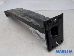 Gebruikte Frontdeel steun Fiat 500 (312) 0.9 TwinAir 80 Prijs € 25,00 Margeregeling aangeboden door Maresia Parts