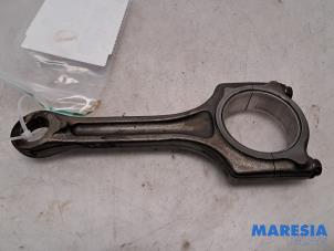 Gebruikte Drijfstang Citroen C4 Berline (NC) 1.6 16V VTi Prijs € 30,00 Margeregeling aangeboden door Maresia Parts