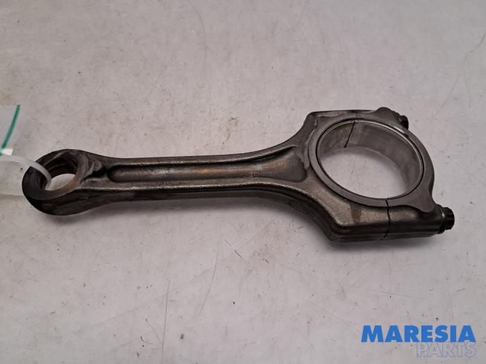 Gebruikte Drijfstang Citroen C4 Berline (NC) 1.6 16V VTi Prijs € 30,00 Margeregeling aangeboden door Maresia Parts