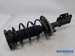 Gebruikte Schokdemperpoot rechts-voor Peugeot 308 SW (L4/L9/LC/LJ/LR) 1.2 12V e-THP PureTech 130 Prijs € 105,00 Margeregeling aangeboden door Maresia Parts