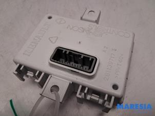 Gebruikte Module Navigatie Renault Clio IV (5R) 0.9 Energy TCE 90 12V Prijs € 35,00 Margeregeling aangeboden door Maresia Parts
