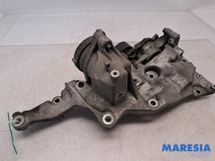 Gebruikte Dynamosteun boven Peugeot Expert (V1/VA/VB/VE/VF/VT/VY) 2.0 Blue HDi 120 16V Prijs € 60,50 Inclusief btw aangeboden door Maresia Parts