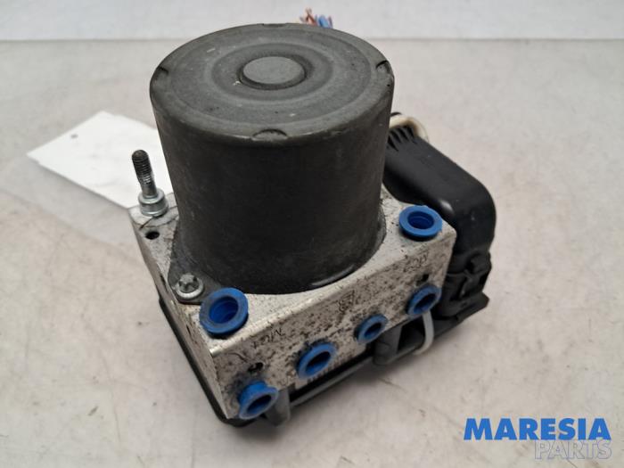 Gebruikte ABS Pomp Peugeot Expert (G9) 1.6 HDi 90 Prijs € 151,25 Inclusief btw aangeboden door Maresia Parts