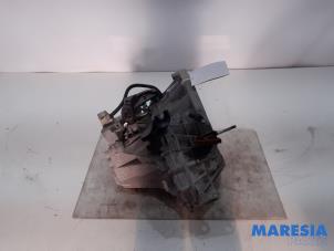Gebruikte Versnellingsbak Renault Megane III CC (EZ) 1.4 16V TCe 130 Prijs € 499,00 Margeregeling aangeboden door Maresia Parts