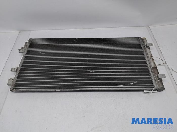 Gebruikte Airco Condensor Renault Megane III CC (EZ) 1.4 16V TCe 130 Prijs € 50,00 Margeregeling aangeboden door Maresia Parts