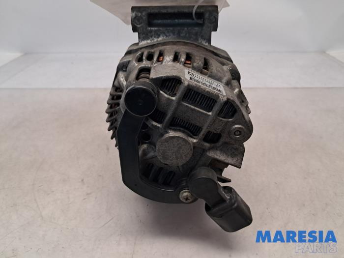 Dynamo van een Peugeot 2008 (CU) 1.6 VTI 16V 2013