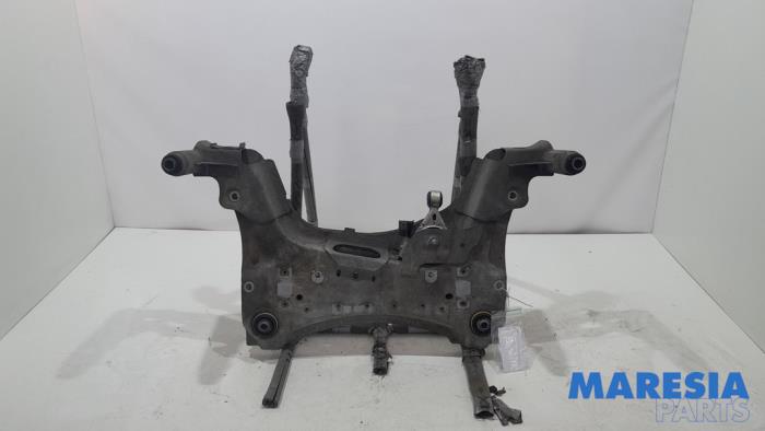 Gebruikte Subframe Renault Megane III CC (EZ) 1.4 16V TCe 130 Prijs € 84,95 Margeregeling aangeboden door Maresia Parts