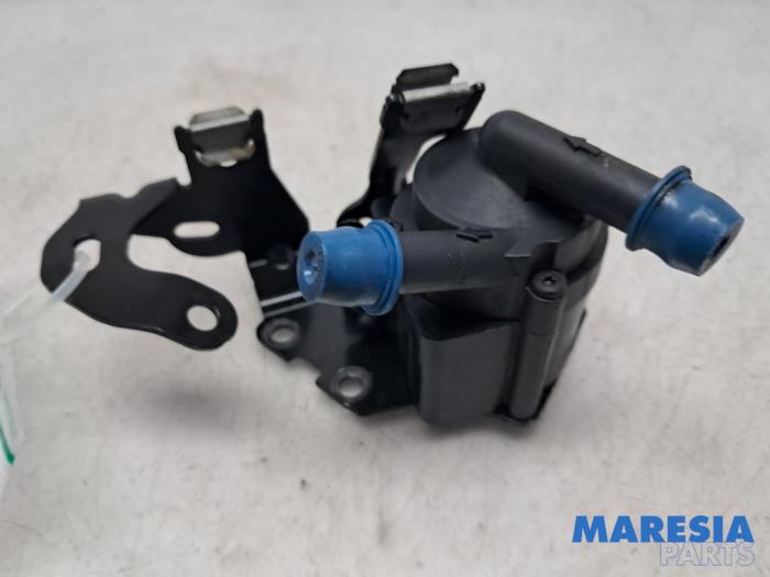 Gebruikte Waterpomp Peugeot 3008 I (0U/HU) 1.6 16V THP 155 Prijs € 74,99 Margeregeling aangeboden door Maresia Parts