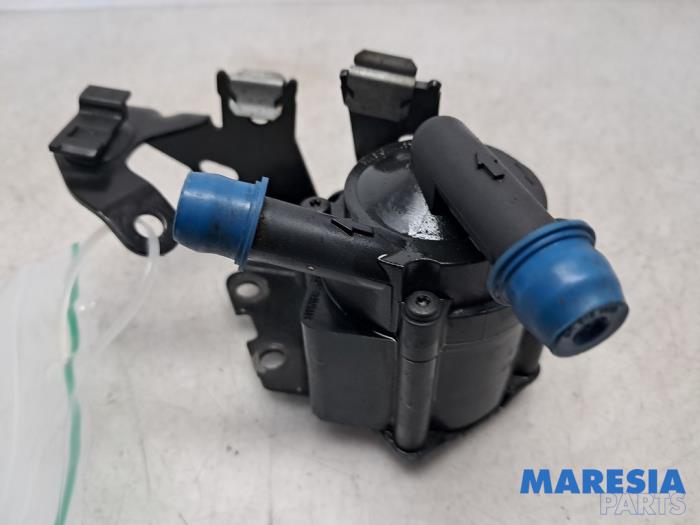 Gebruikte Waterpomp Peugeot 3008 I (0U/HU) 1.6 16V THP 155 Prijs € 74,99 Margeregeling aangeboden door Maresia Parts