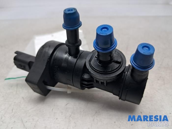 Gebruikte Uitlaat gasklep (EGR) Peugeot 3008 I (0U/HU) 1.6 16V THP 155 Prijs € 75,00 Margeregeling aangeboden door Maresia Parts