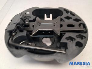 Gebruikte Krikset Renault Twingo II (CN) 1.2 16V Prijs € 24,99 Margeregeling aangeboden door Maresia Parts