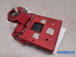 Gebruikte Zekeringkast Renault Twingo II (CN) 1.2 16V Prijs € 12,50 Margeregeling aangeboden door Maresia Parts