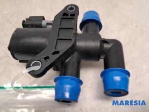 Gebruikte Extra waterpomp Alfa Romeo Giulia (952) 2.0 T 16V Veloce Prijs € 39,99 Margeregeling aangeboden door Maresia Parts