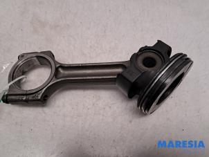 Gebruikte Drijfstang Fiat Talento 2.0 EcoJet BiTurbo 145 Prijs € 181,50 Inclusief btw aangeboden door Maresia Parts