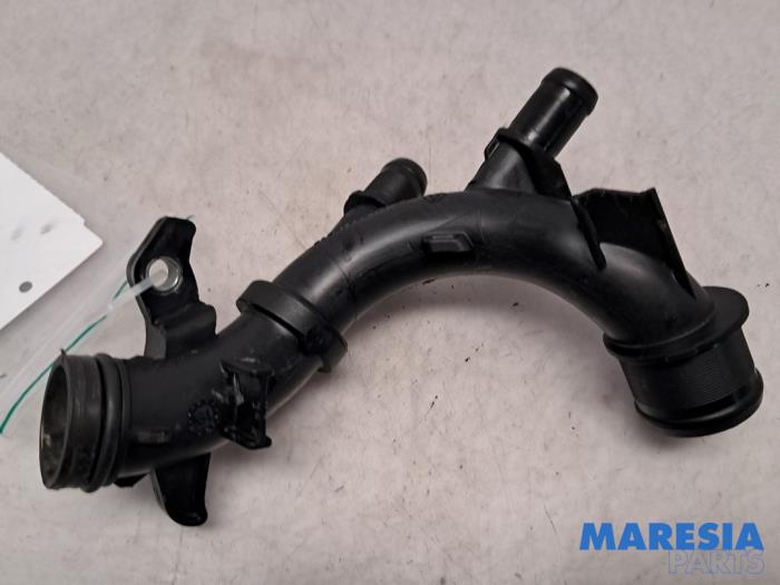 Gebruikte Waterpijp Fiat Talento 2.0 EcoJet BiTurbo 145 Prijs € 18,15 Inclusief btw aangeboden door Maresia Parts
