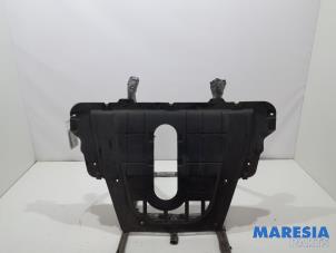 Gebruikte Motor Beschermplaat Alfa Romeo Giulietta (940) 1.4 TB 16V MultiAir Prijs € 60,00 Margeregeling aangeboden door Maresia Parts