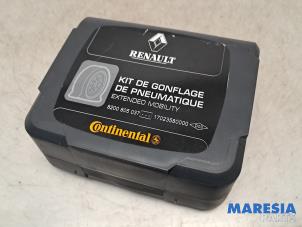 Gebruikte Compressor Renault Grand Scénic III (JZ) 1.6 16V Prijs € 35,00 Margeregeling aangeboden door Maresia Parts