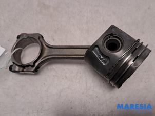 Gebruikte Drijfstang Fiat Doblo Cargo (263) 1.3 MJ 16V DPF Euro 5 Prijs € 72,59 Inclusief btw aangeboden door Maresia Parts