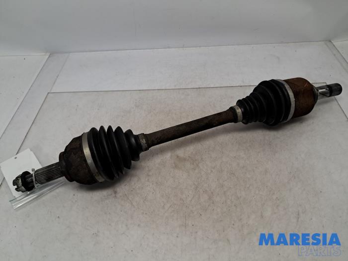 Gebruikte Steekas links-voor Renault Trafic (1FL/2FL/3FL/4FL) 1.6 dCi 90 Prijs € 78,65 Inclusief btw aangeboden door Maresia Parts
