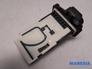 Gebruikte Luchtmassameter Renault Trafic (1FL/2FL/3FL/4FL) 1.6 dCi 90 Prijs € 60,50 Inclusief btw aangeboden door Maresia Parts