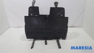 Gebruikte Motor Beschermplaat Fiat Punto III (199) 0.9 TwinAir Prijs € 50,00 Margeregeling aangeboden door Maresia Parts