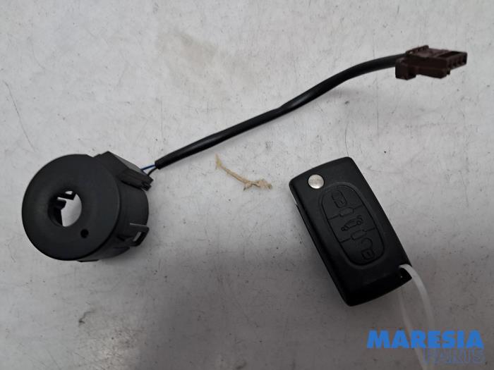 Computer Motormanagement van een Citroën C5 III Tourer (RW) 2.0 16V 2008