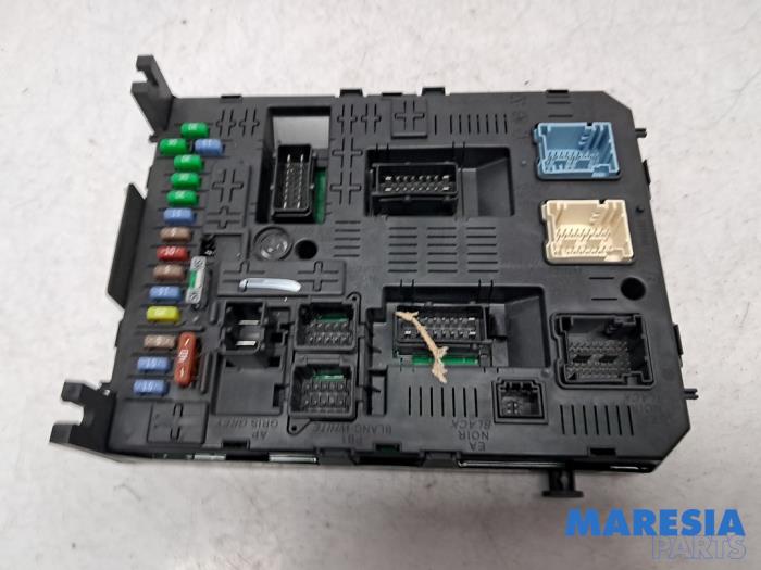 Computer Motormanagement van een Citroën C5 III Tourer (RW) 2.0 16V 2008