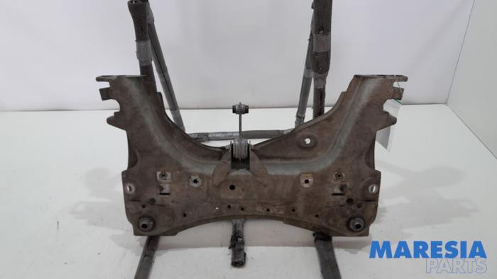 Gebruikte Subframe Renault Zoé (AG) R90 Prijs € 79,95 Margeregeling aangeboden door Maresia Parts