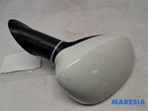 Gebruikte Spiegel Buiten rechts Fiat Punto III (199) 0.9 TwinAir Prijs € 30,00 Margeregeling aangeboden door Maresia Parts