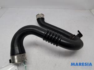 Gebruikte Intercooler Buis Renault Grand Scénic III (JZ) 1.4 16V TCe 130 Prijs € 30,00 Margeregeling aangeboden door Maresia Parts
