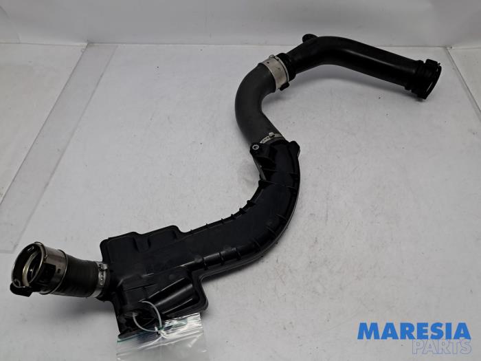 Gebruikte Intercooler Slang Renault Grand Scénic III (JZ) 1.4 16V TCe 130 Prijs € 79,99 Margeregeling aangeboden door Maresia Parts