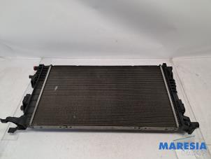 Gebruikte Radiateur Renault Grand Scénic III (JZ) 1.4 16V TCe 130 Prijs € 35,00 Margeregeling aangeboden door Maresia Parts